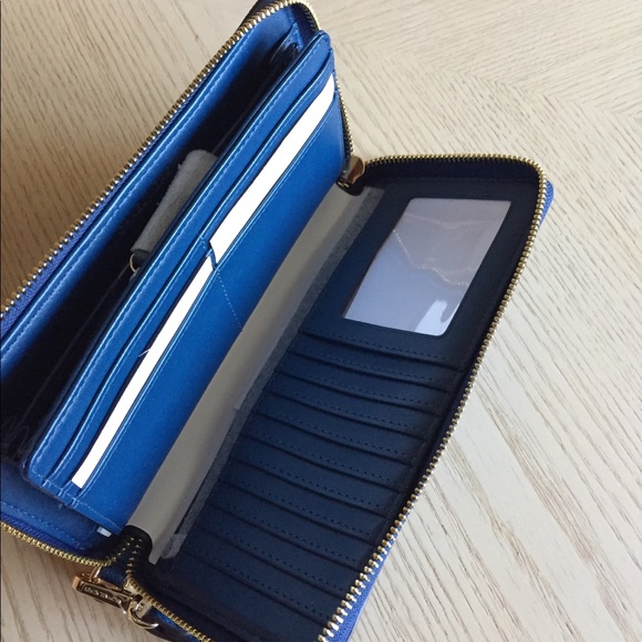 Michael Kors River Blue Multi Wallet, Wristlet - Picture 8 of 13